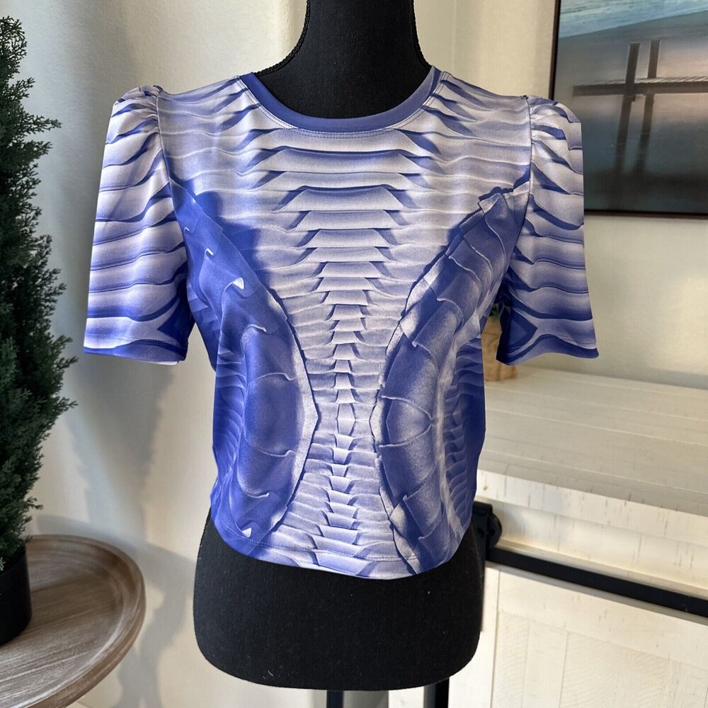 NEW‎ Making The Cut Crop Top Women Size XS Blue Abstract Short Sleeve Stretch